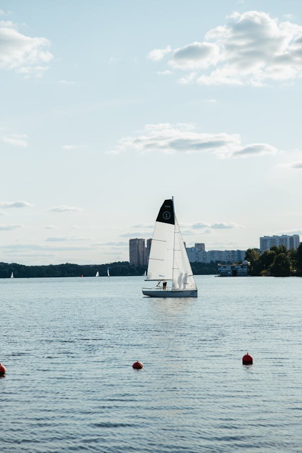Bouées maritimes : des solutions sur mesure pour naviguer en sécurité